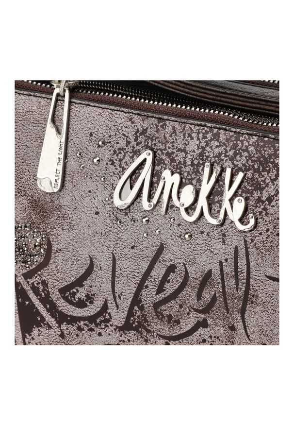 Brązowa Listonoszka Anekke Modna Torebka Damska Premium. Kolor: brązowy. Wzór: napisy, aplikacja. Materiał: skórzane