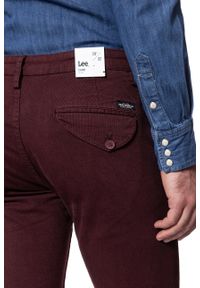 Lee - LEE SPODNIE MĘSKIE CHINO BURGUNDY ARRAY L768LL26. Okazja: na co dzień. Styl: wizytowy, casual, elegancki