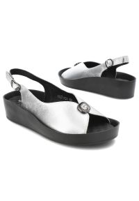 Srebrne Sandały S.Barski Modne Obuwie Damskie. Nosek buta: okrągły. Zapięcie: pasek. Kolor: srebrny. Styl: glamour, elegancki #6