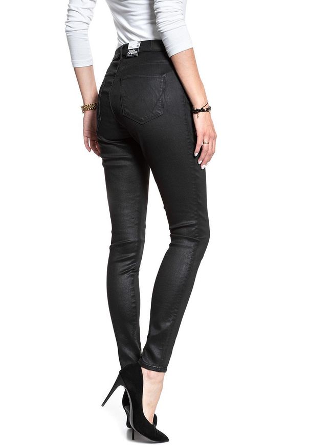 Wrangler - WRANGLER HIGH RISE SKINNY COATED BLACK W27HWT067 112128139. Stan: podwyższony