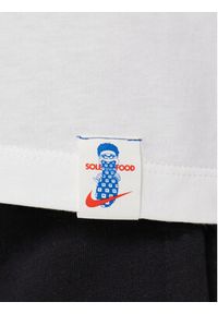 Nike T-Shirt HJ0770 Biały Regular Fit. Kolor: biały. Materiał: bawełna #4