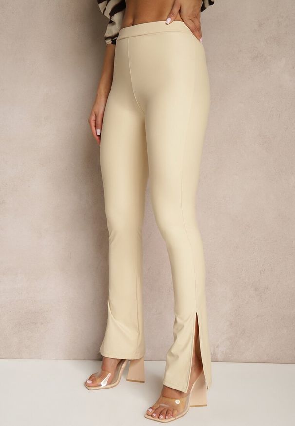Renee - Beżowe Spodnie Dzwony z Ekoskóry High Waist Ellimaya. Okazja: na co dzień. Stan: podwyższony. Kolor: beżowy. Styl: klasyczny, elegancki, casual