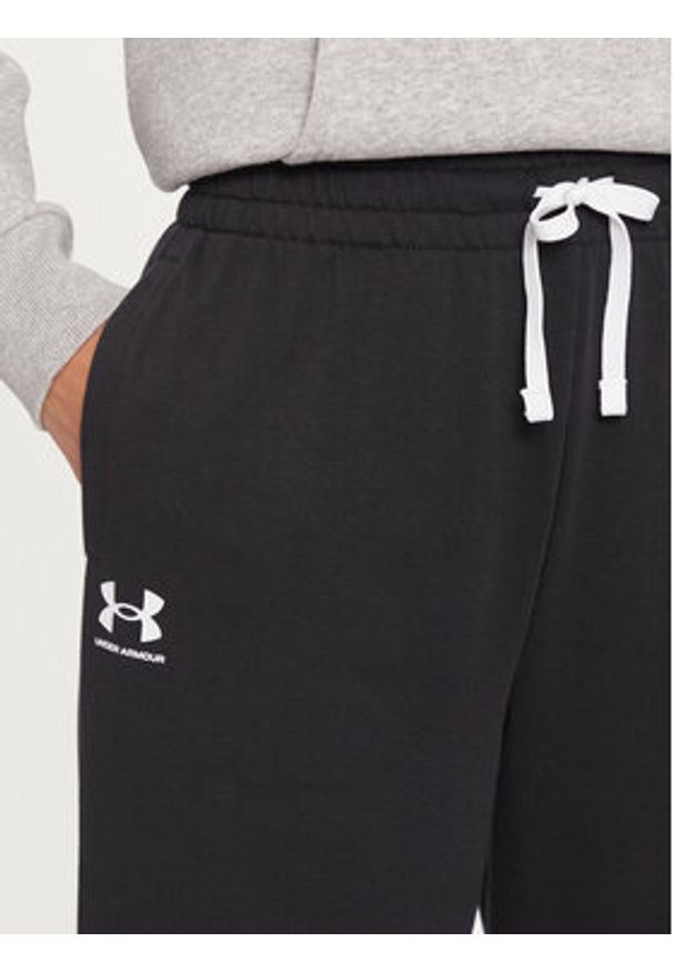 Under Armour Spodnie dresowe Ua Rival 1382735 Czarny Loose Fit. Kolor: czarny. Materiał: bawełna