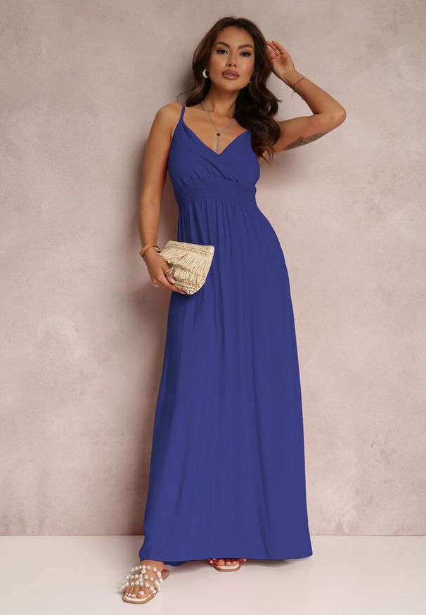 Renee - Granatowa Sukienka Sterinig. Kolor: niebieski. Materiał: bawełna. Długość rękawa: na ramiączkach. Typ sukienki: kopertowe. Długość: maxi