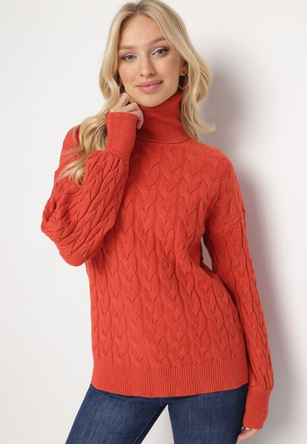 Born2be - Pomarańczowy Sweter z Golfem w Warkoczowy Splot ze Ściągaczami Maraiwai. Typ kołnierza: golf. Kolor: pomarańczowy. Wzór: ze splotem. Sezon: jesień