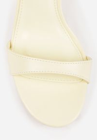 Born2be - Żółte Sandały na Szpilce z Cienkim Paskiem Nealia. Okazja: na co dzień. Zapięcie: pasek. Kolor: żółty. Materiał: jeans. Obcas: na szpilce. Styl: casual, klasyczny #7