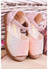 Casu - Różowe sandały brokatowe na rzep z zakrytą piętą casu 1051-1. Zapięcie: rzepy. Kolor: różowy