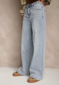 Renee - Niebieskie Szerokie Jeansy High Waist Zdobione Haftem na Kieszeni Thaola. Stan: podwyższony. Kolor: niebieski. Wzór: aplikacja, haft. Styl: boho, klasyczny #6