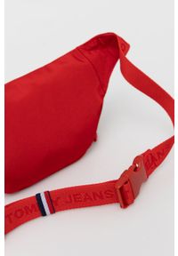 Tommy Jeans Nerka kolor czerwony. Kolor: czerwony. Materiał: poliester