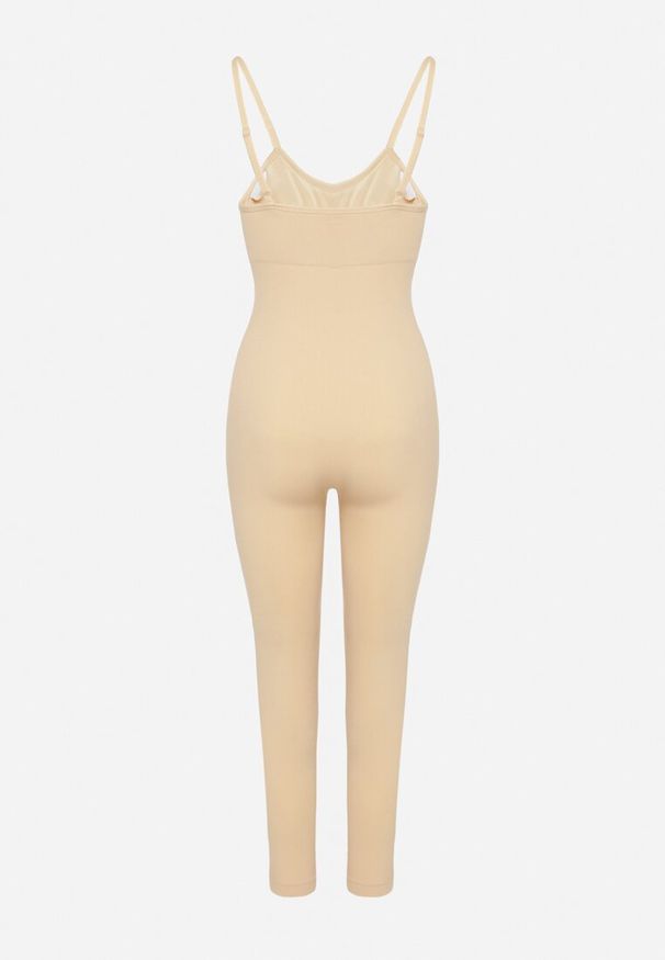 Born2be - Beżowy Kombinezon Bodycon z Cienkimi Ramiączkami Nevithas. Okazja: na co dzień. Kolor: beżowy. Materiał: jeans. Długość rękawa: na ramiączkach. Długość: długie. Styl: casual, klasyczny