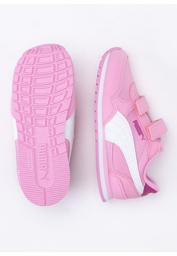 Sneakersy dziecięce różowe Puma ST Runner V3 NL V IN. Okazja: na uczelnię. Kolor: różowy. Materiał: skóra ekologiczna, guma. Szerokość cholewki: normalna. Wzór: aplikacja