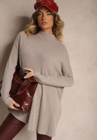 Renee - Beżowy Asymetryczny Golf z Wiskozą z Rękawami o Nietoperzowym Kroju Realeen. Okazja: na co dzień. Typ kołnierza: golf. Kolor: beżowy. Materiał: wiskoza. Styl: casual, elegancki #4