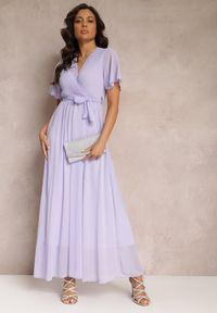 Renee - Fioletowa Plisowana Sukienka z Kopertowym Dekoltem i Gumką w Talii Dimitris. Kolor: fioletowy. Materiał: materiał. Typ sukienki: kopertowe #1