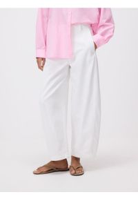 Reserved - Spodnie barrel leg - biały. Kolor: biały. Materiał: bawełna, tkanina #1