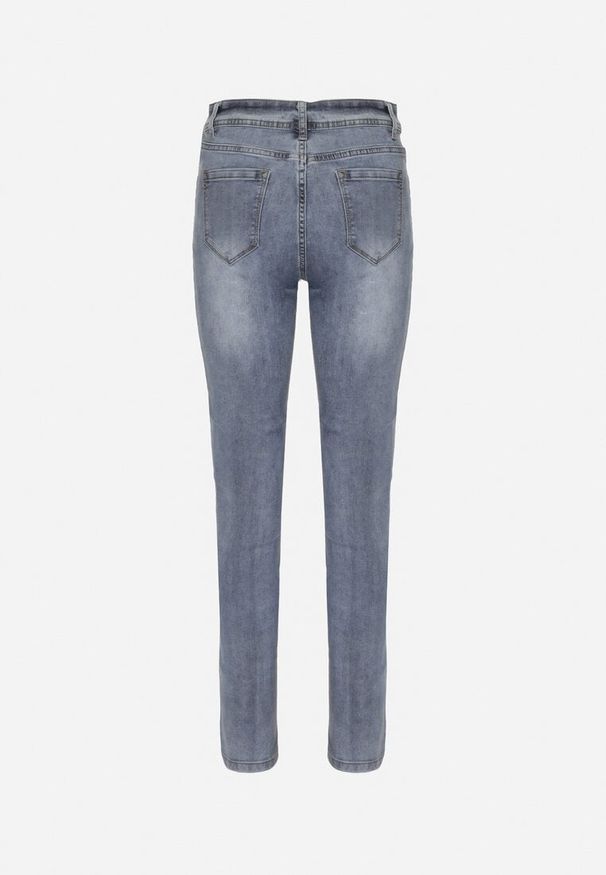 Born2be - Jasnoniebieskie Jeansy o Dopasowanym Kroju z Regularnym Stanem Galissea. Okazja: na co dzień. Kolor: niebieski. Styl: elegancki, casual