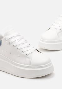 Renee - Biało-Niebieskie Sneakersy z Ekoskóry na Platformie ze Sznurowaniem Marienli. Okazja: na co dzień. Kolor: niebieski. Wzór: gładki. Obcas: na platformie #3