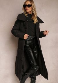 Renee - Czarna Kurtka za Kolano Pikowana Chadi. Kolor: czarny. Materiał: jeans, tkanina. Sezon: jesień, zima. Styl: klasyczny, elegancki