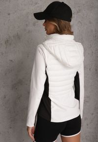 Renee - Biała Przejściowa Kurtka z Pikowaniem i Elastycznymi Rękawami Salisia. Okazja: na co dzień. Typ kołnierza: kaptur. Kolor: biały. Materiał: nylon. Styl: casual, sportowy #4