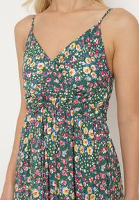 Born2be - Zielona Wiskozowa Sukienka na Regulowanych Ramiączkach z Gumkami na Plecach Zarlea. Okazja: na spacer. Typ kołnierza: dekolt w serek. Kolor: zielony. Materiał: wiskoza. Długość rękawa: na ramiączkach. Wzór: kwiaty #3