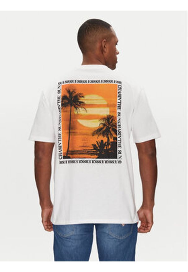 Guess T-Shirt F5GI10 I3Z14 Biały Oversize. Kolor: biały. Materiał: bawełna