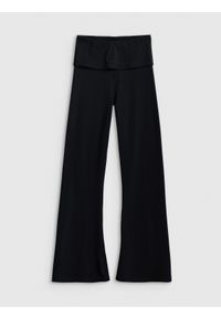 4f - 4F Legginsy z rozszerzanymi nogawkami damskie - czarne M. Okazja: na co dzień. Kolor: czarny. Materiał: skóra, materiał. Styl: casual, elegancki #1