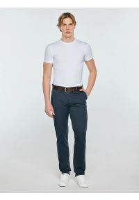 Big-Star - Spodnie męskie chinosy granatowe Hektor 404. Kolor: niebieski. Materiał: len. Wzór: gładki. Styl: elegancki #5