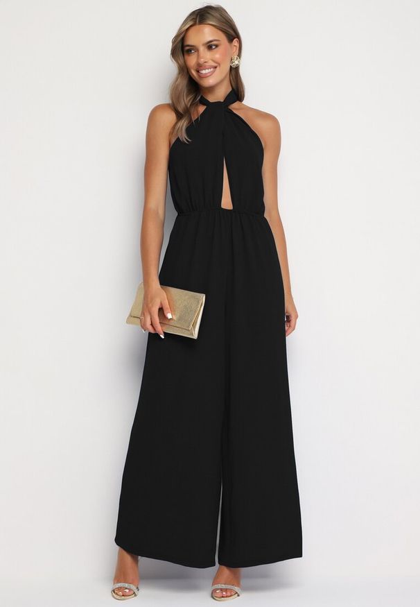 Born2be - Czarny Kombinezon o Taliowanym Kroju Bez Rękawów Rivassina. Kolor: czarny. Długość rękawa: bez rękawów. Długość: długie