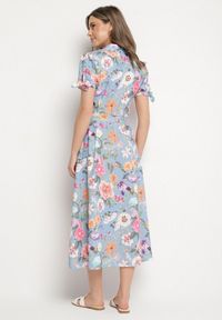 Born2be - Jasnoniebieska Rozkloszowana Sukienka o Koszulowym Kroju z Paskiem w Kwiatowy Wzór Fevelorine. Okazja: na co dzień. Kolor: niebieski. Wzór: kwiaty. Typ sukienki: koszulowe. Styl: casual #6
