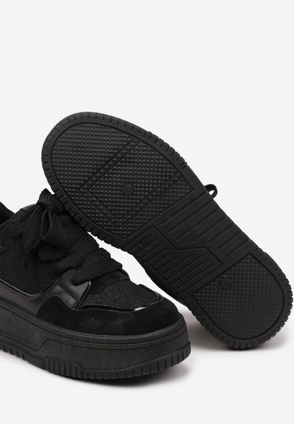 Born2be - Czarne Sneakersy na Grubej Tłoczonej Podeszwie Deoliera. Okazja: na co dzień. Nosek buta: okrągły. Kolor: czarny. Materiał: jeans. Wzór: gładki