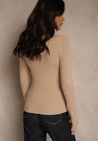 Renee - Beżowy Sweter z Wiskozą Ozdobiony Metaliczną Nitką Liatolla. Okazja: na co dzień. Kolor: beżowy. Materiał: wiskoza. Wzór: aplikacja. Styl: casual #4