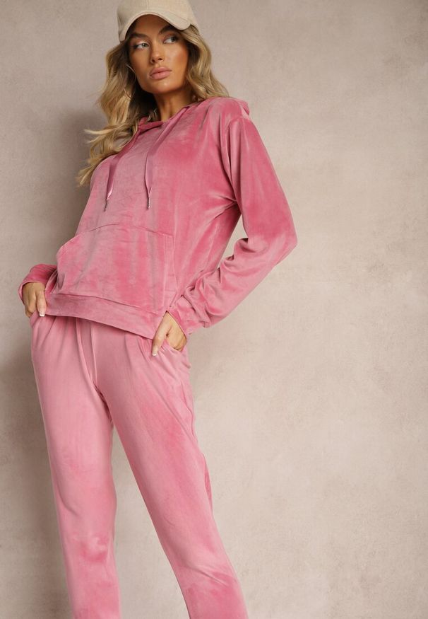 Renee - Ciemnoróżowy Komplet Dresowy z Dodatkiem Bawełny Spodnie z Gumką w Pasie Bluza z Kapturem Reseria. Kolor: różowy. Materiał: bawełna, dresówka