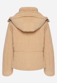 Born2be - Beżowa Sztruksowa Kurtka Puchowa z Odpinanym Kapturem Sinitha. Okazja: na co dzień. Kolor: beżowy. Materiał: sztruks, puch. Styl: casual, elegancki #7