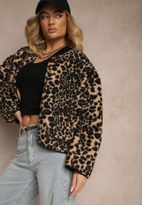Renee - Brązowa Kurtka Futrzana Ozdobiona Kieszeniami Sewiala. Kolor: brązowy. Materiał: futro. Wzór: aplikacja. Styl: klasyczny, elegancki