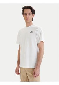 The North Face T-Shirt Vertical NF0A8GV1 Biały Regular Fit. Kolor: biały. Materiał: bawełna #1