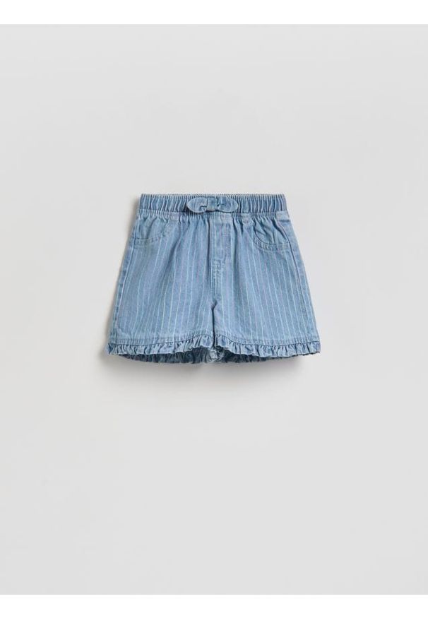 Reserved - Jeansowe szorty w paski - niebieski. Kolor: niebieski. Materiał: jeans. Wzór: paski