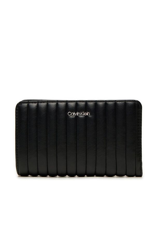 Calvin Klein Duży Portfel Damski Mini Line Quilt Medium Bifold K60K613063 Czarny. Kolor: czarny. Materiał: skóra