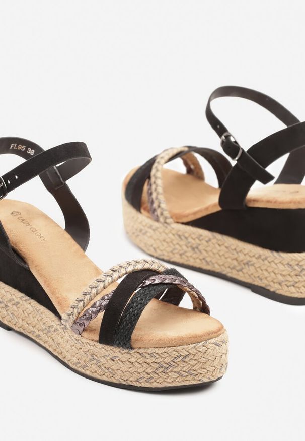 Born2be - Czarne Sandały na Koturnie i Platformie z Plecionym Motywem Aluinna. Okazja: na co dzień. Zapięcie: pasek. Kolor: czarny. Materiał: jeans. Wzór: aplikacja. Obcas: na koturnie. Styl: klasyczny, elegancki, casual