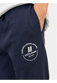 Jack & Jones - Jack&Jones Spodnie dresowe Gordon 12249904 Granatowy Regular Fit. Kolor: niebieski. Materiał: bawełna #7