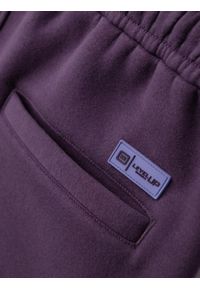 Ombre Clothing - Dresowe szorty unisex ze ściągaczem w pasie – fioletowe V13 - Rozmiar: XS/S. Kolor: fioletowy. Materiał: dresówka. Wzór: aplikacja. Styl: sportowy #2