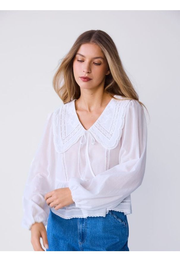 Reserved - Bluzka z kołnierzem - biały. Kolor: biały. Materiał: tkanina, bawełna