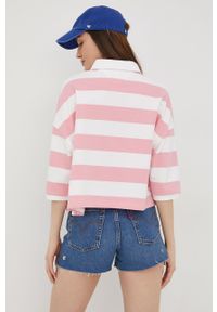 Tommy Jeans t-shirt bawełniany DW0DW12528.PPYY kolor różowy z kołnierzykiem. Kolor: różowy. Materiał: bawełna. Długość rękawa: krótki rękaw. Długość: krótkie. Wzór: nadruk, aplikacja #4