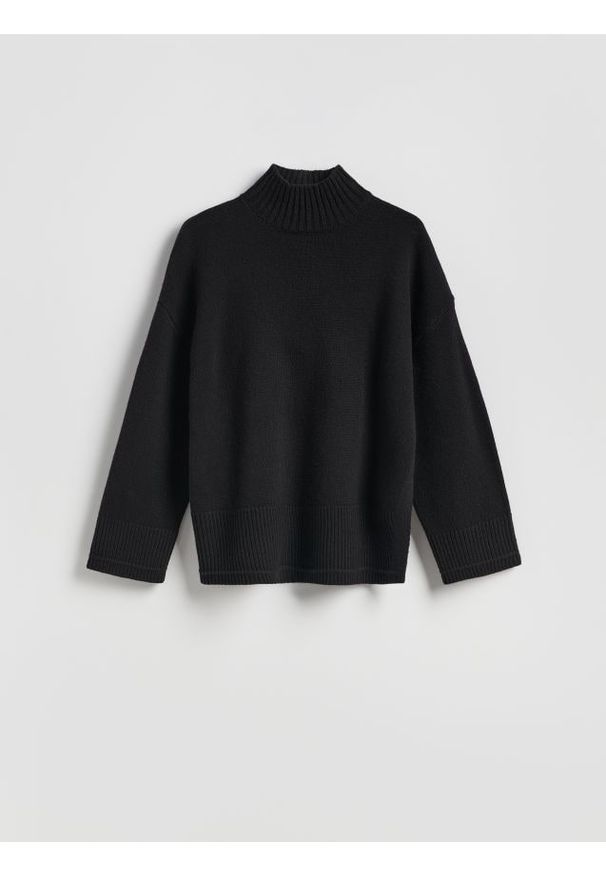 Reserved - Wełniany sweter z golfem - czarny. Typ kołnierza: golf. Kolor: czarny. Materiał: wełna