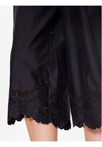 TwinSet - TWINSET Spodnie materiałowe 231TT2305 Czarny Relaxed Fit. Kolor: czarny. Materiał: bawełna
