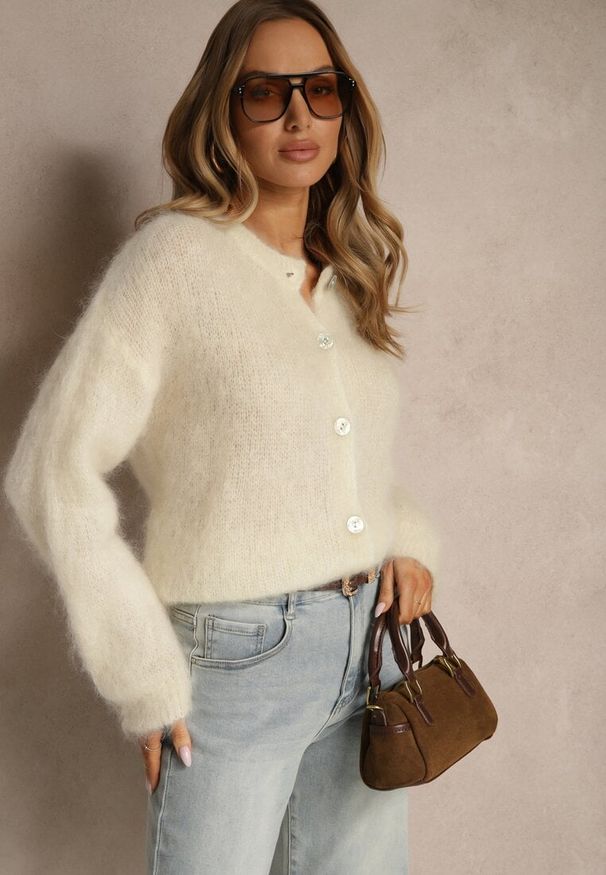Renee - Jasnobeżowy Kardigan z Moheru w Eleganckim Stylu Koriano. Kolor: beżowy. Materiał: moher. Długość rękawa: długi rękaw. Długość: długie. Styl: elegancki