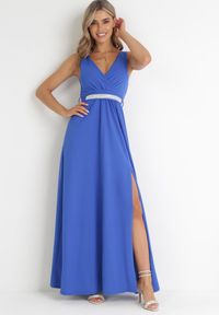 Born2be - Niebieska Sukienka Rozkloszowana Maxi z Paskiem w Cyrkonie i Wycięciem Neorise. Kolor: niebieski. Materiał: materiał. Wzór: aplikacja. Długość: maxi #3