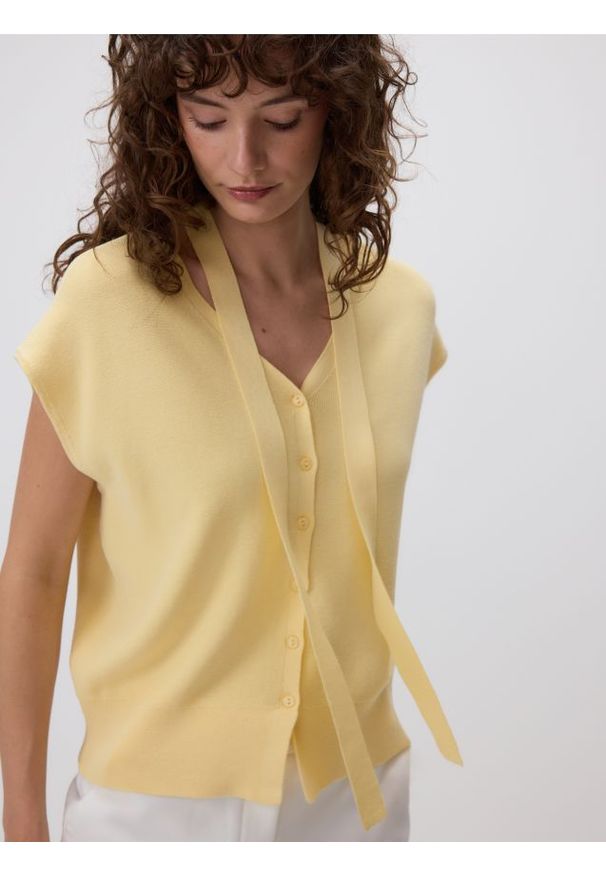 Reserved - Dzianinowa bluzka - jasnożółty. Kolor: żółty. Materiał: dzianina