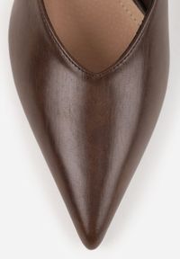 Born2be - Brązowe Czółenka Vices na Obcasie Typu Kaczuszka ze Skórzaną Wkładką Sillpie. Okazja: na co dzień. Kolor: brązowy. Materiał: skóra. Obcas: na obcasie. Styl: casual. Wysokość obcasa: średni #8