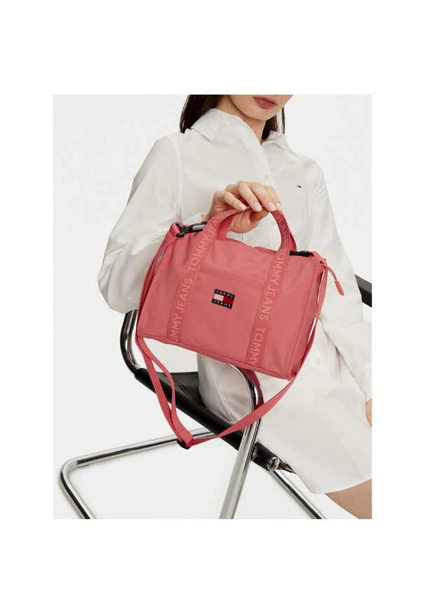 Torebka Tommy Jeans. Kolor: różowy