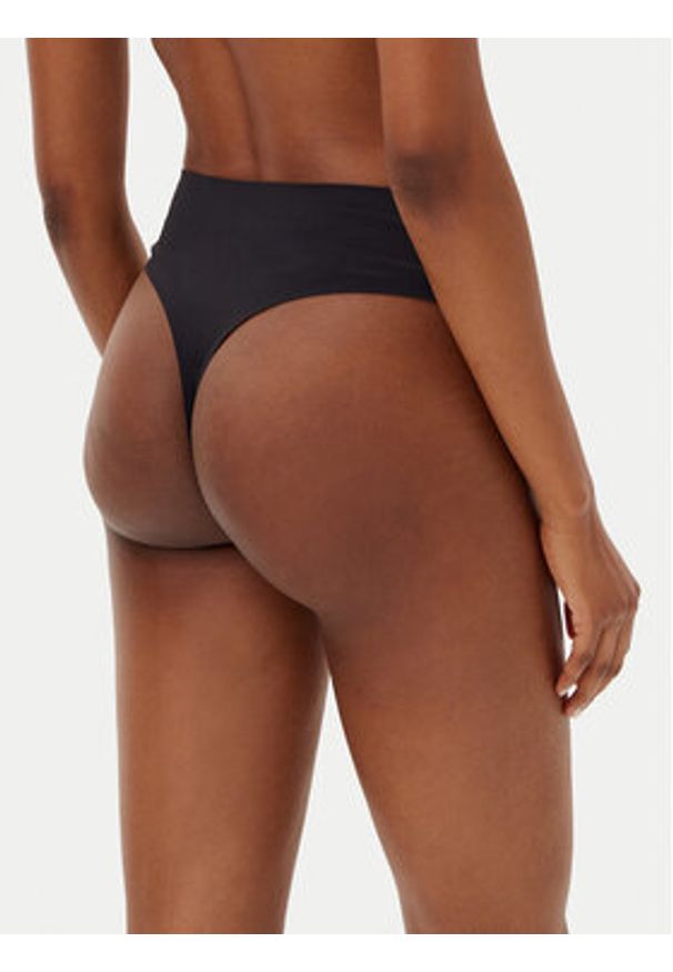 Hunkemöller Stringi Smooth 206773 Czarny. Kolor: czarny. Materiał: syntetyk