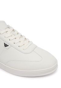 Emporio Armani Sneakersy EM003062 AF20004 U0003 Biały. Kolor: biały. Materiał: skóra #2